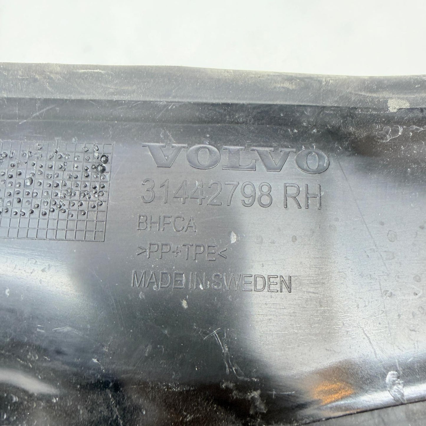 Volvo XC40 Sağ Ön Çamurluk Toz Ses Yalıtım Bakaliti 31442798