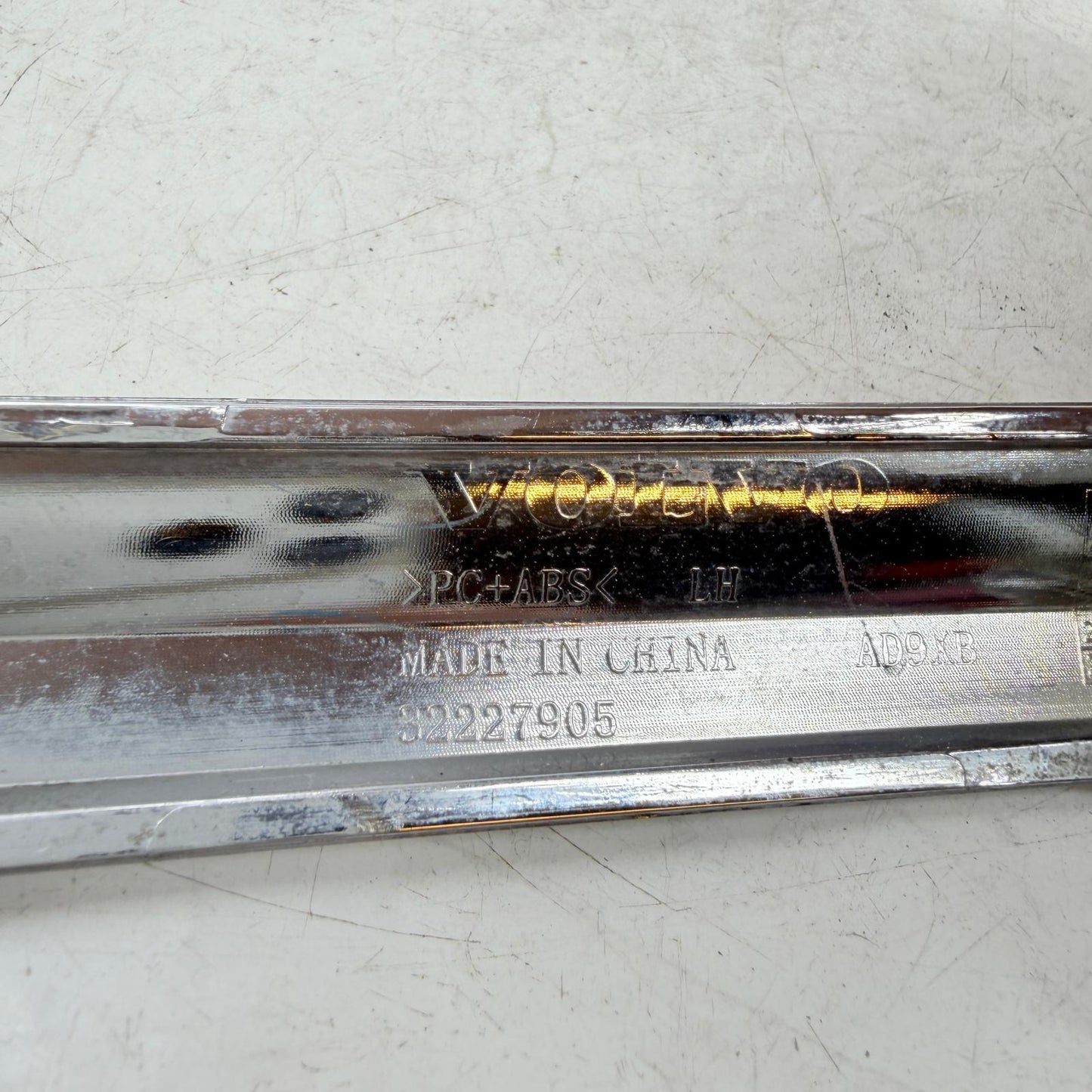 Volvo XC60 Ön Tampon Çıtası Sol 32227905