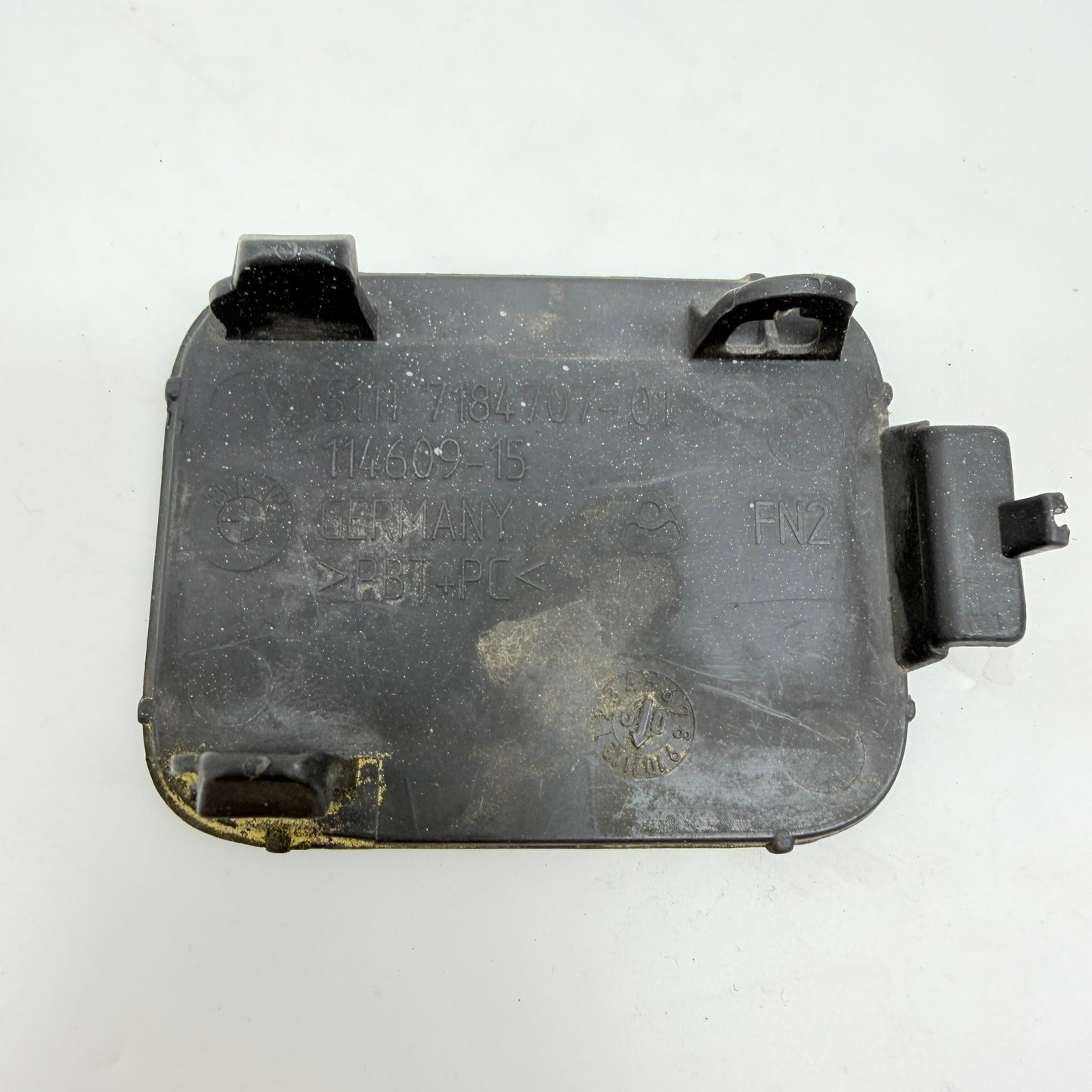 BMW 5 E60 LCI Ön Tampon Çeki Demir Kapağı 51117184707
