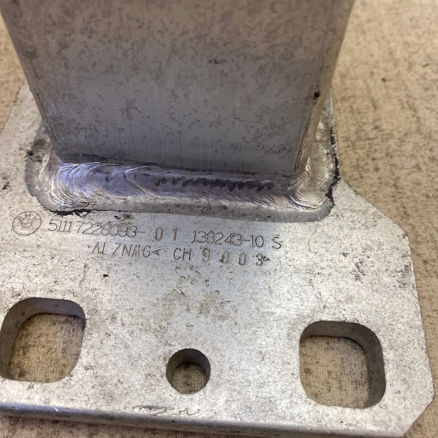 BMW Z4 E89 Şase Bağlantı Ayağı/Tampon Demir Ayağı