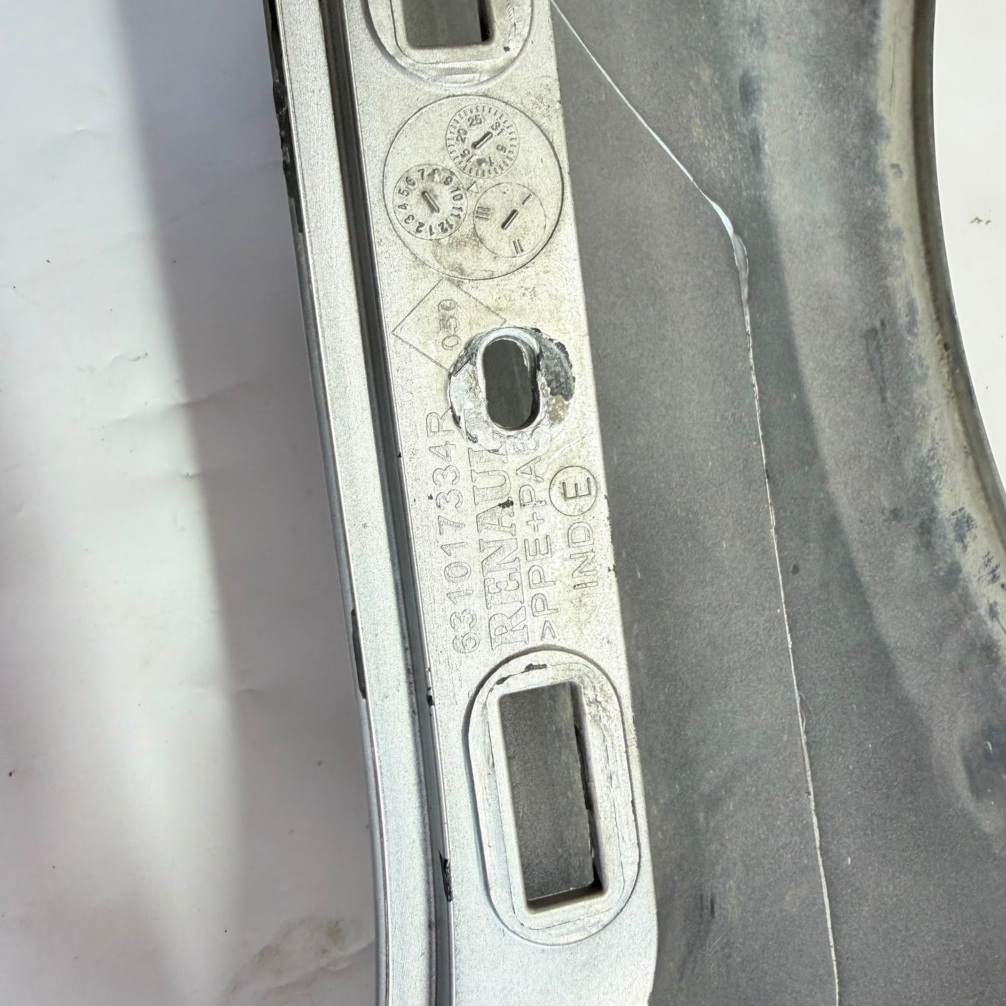 Renault Clio 4 Sol On Camurluk 631017334R En Uygun Oto Parca