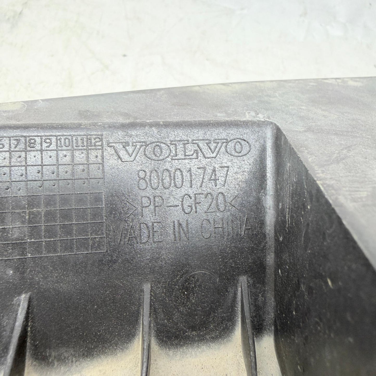 Volvo EX30 Ön Tampon Destek Braketi 80001747 En Uygun Oto Parça