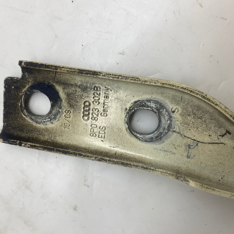 AUDI A3 Kaput Menteşesi 8P0823301B