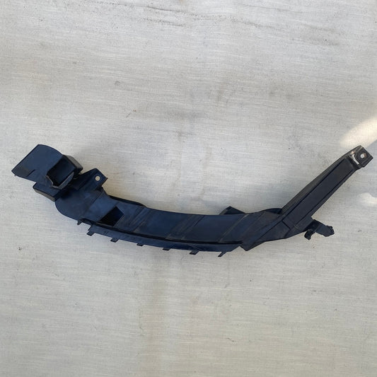 AUDI A3 Sol Far Alt Braketi̇ 8p0805607