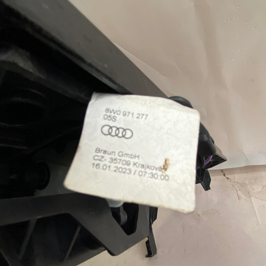 AUDI A4 B9 Radyatör Hava Giriş Kanalı 8W0807297