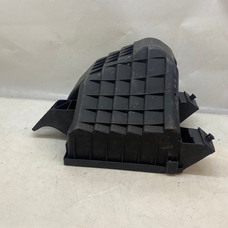 AUDI A4/A5/A6 1.9 TDI Hava Filtre Alt Kutusu 1998-2001