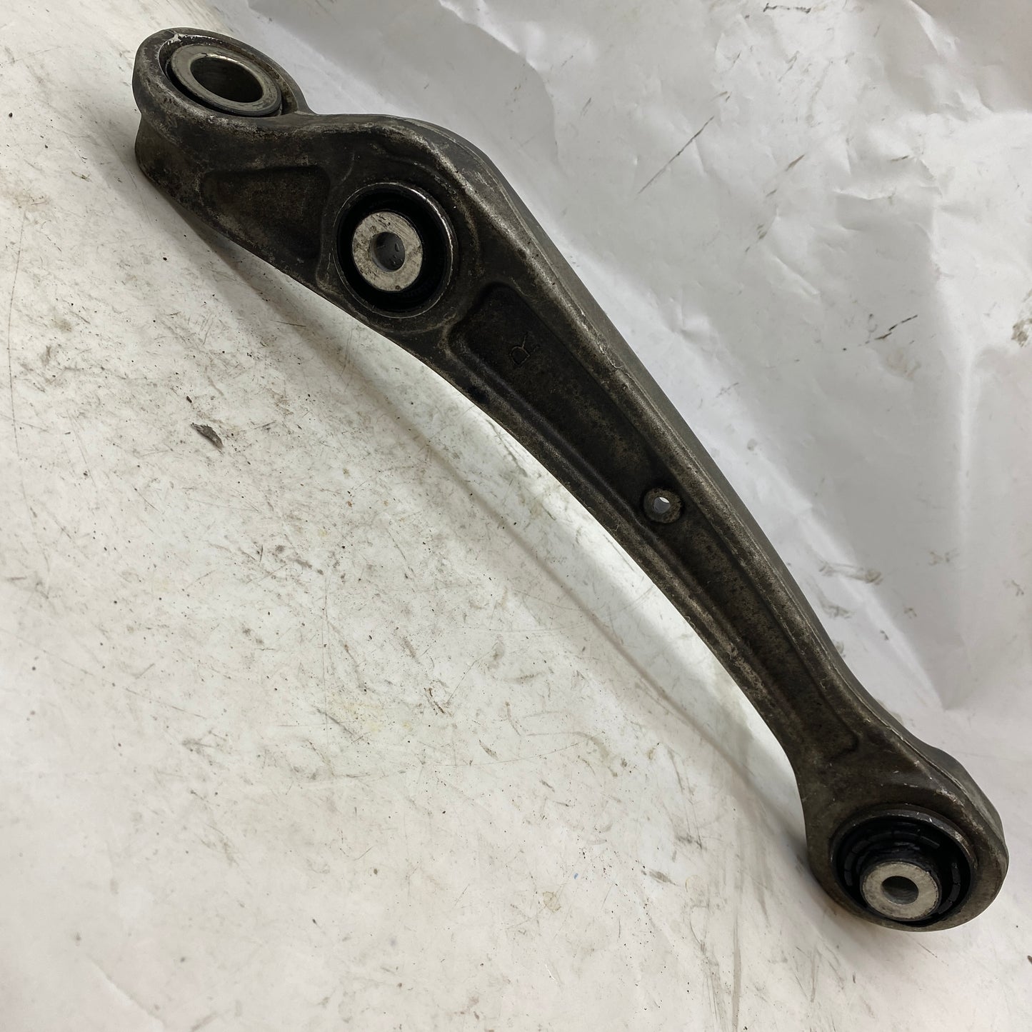 AUDI A4/A5/Q5 Alt Salıncak Kolu Düz 8K0407156C