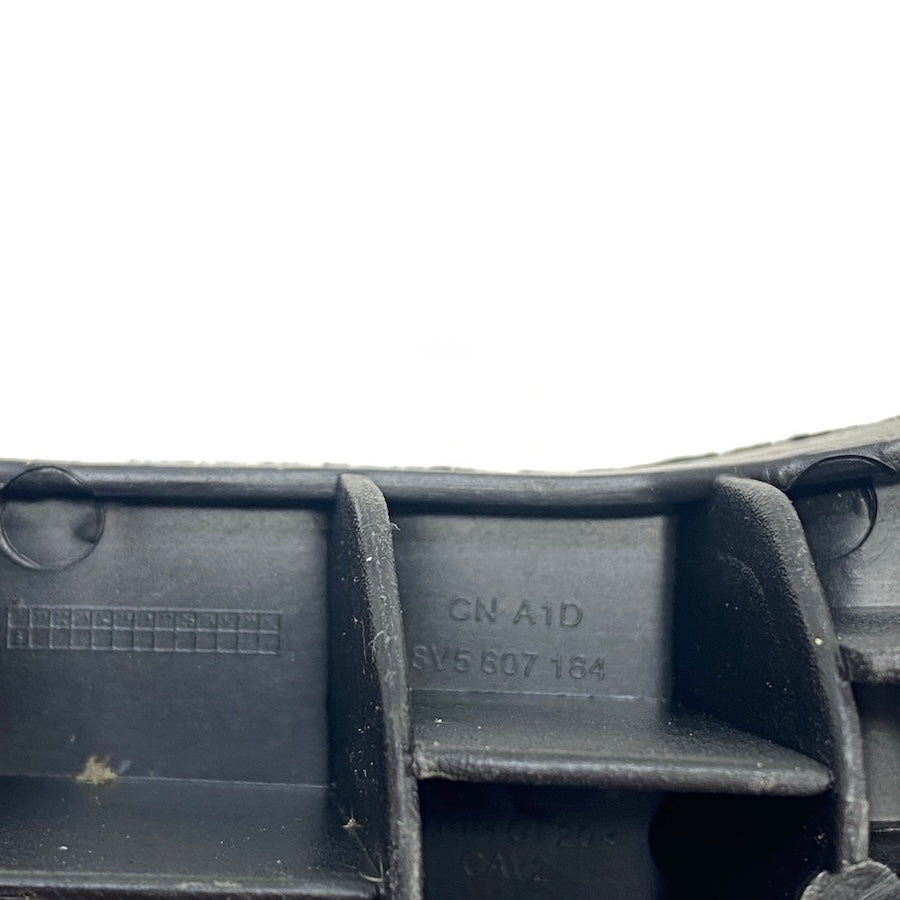 Audi A3 Ön Tampon Braketi Sağ 8V5807184