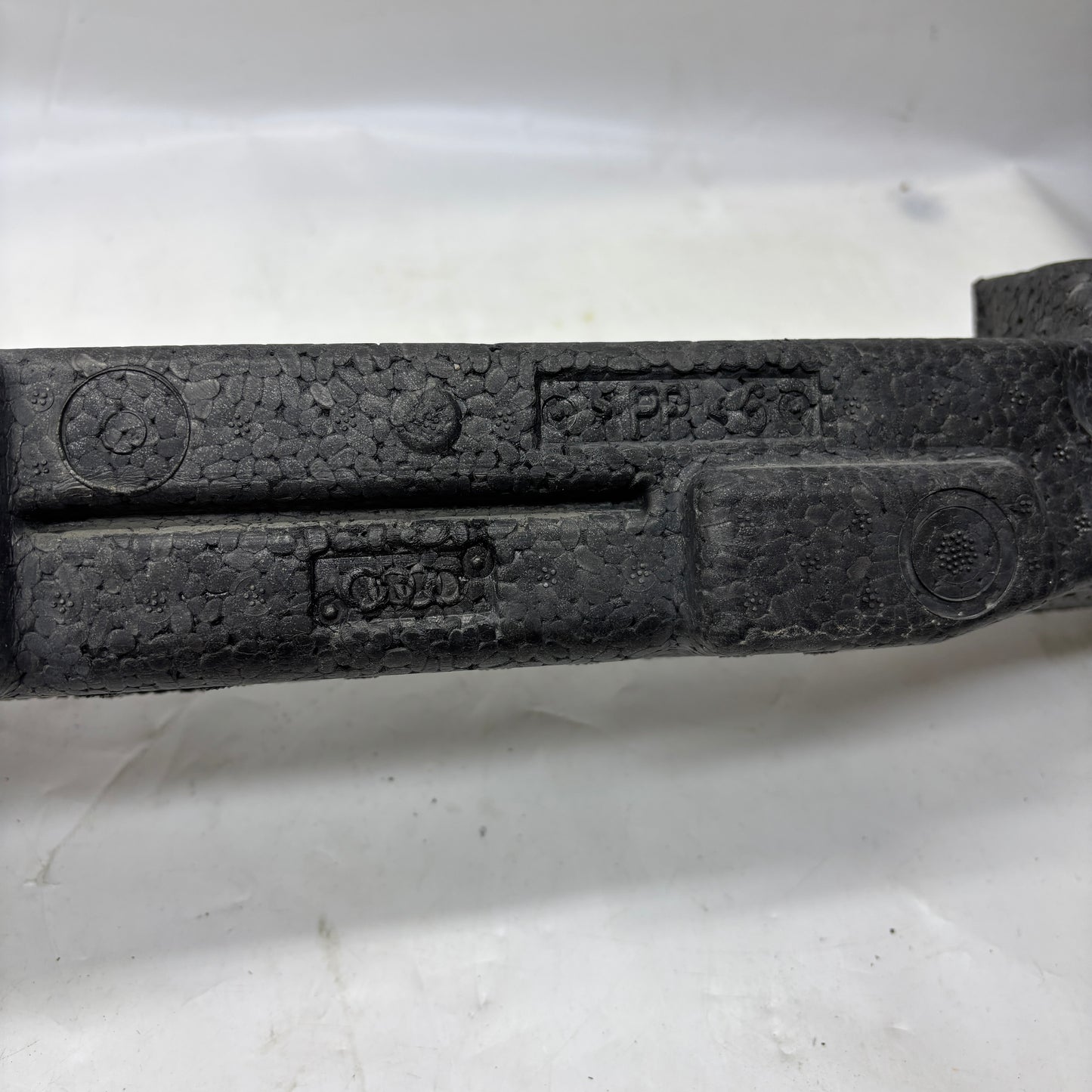 Audi A3 Ön Tampon Köpük 8V0807550A