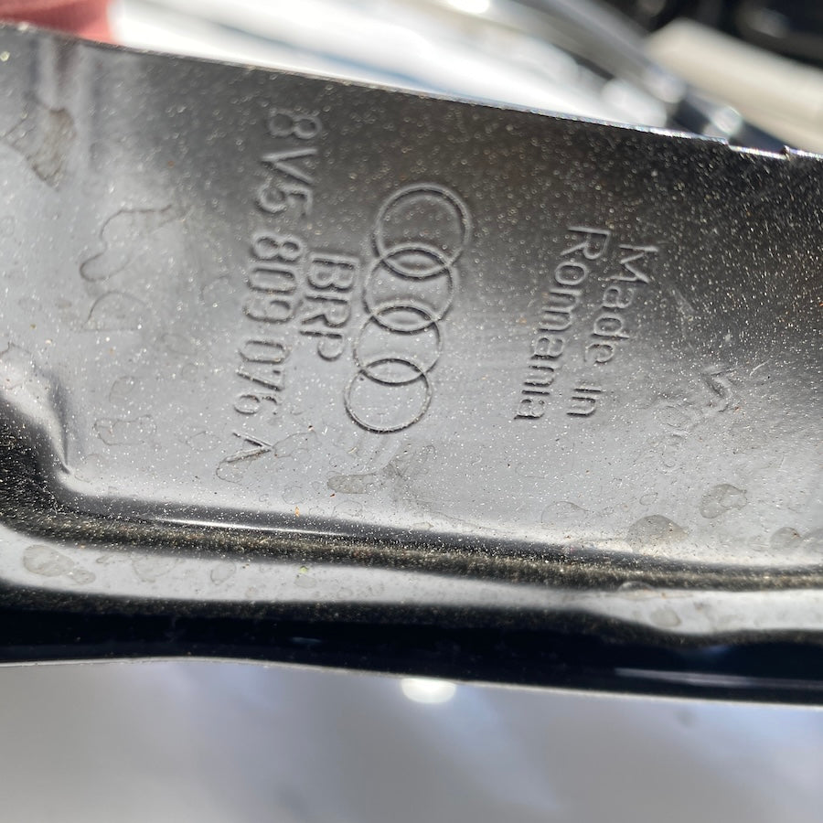 Audi A3 Sağ Frangart Marşpiyel Sacı 8V5809076A Orijinal Sıfır