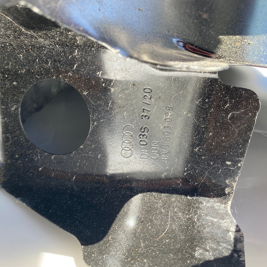 Audi A3 Sağ Frangart Marşpiyel Sacı 8V5809076A Orijinal Sıfır