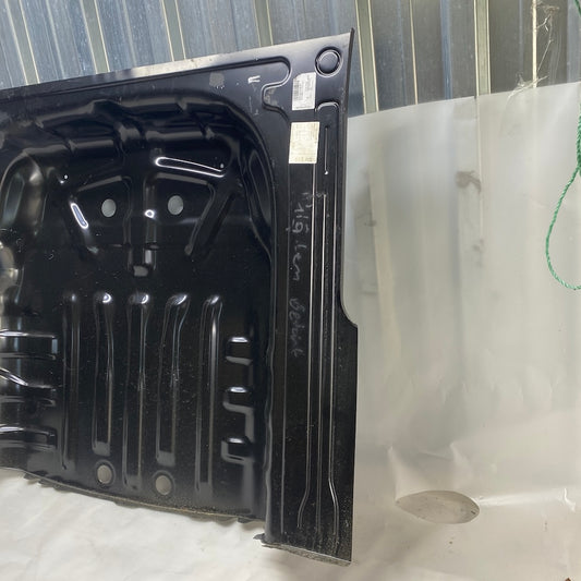 Audi A3 Sedan Arka Havuz Sacı 5SQ0813116M (2015-2020)