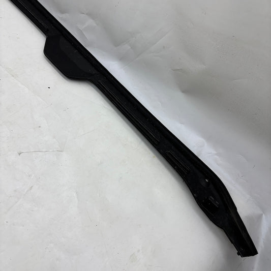 Audi A4 B9 Kaput İç Bakaliti 8WO3124