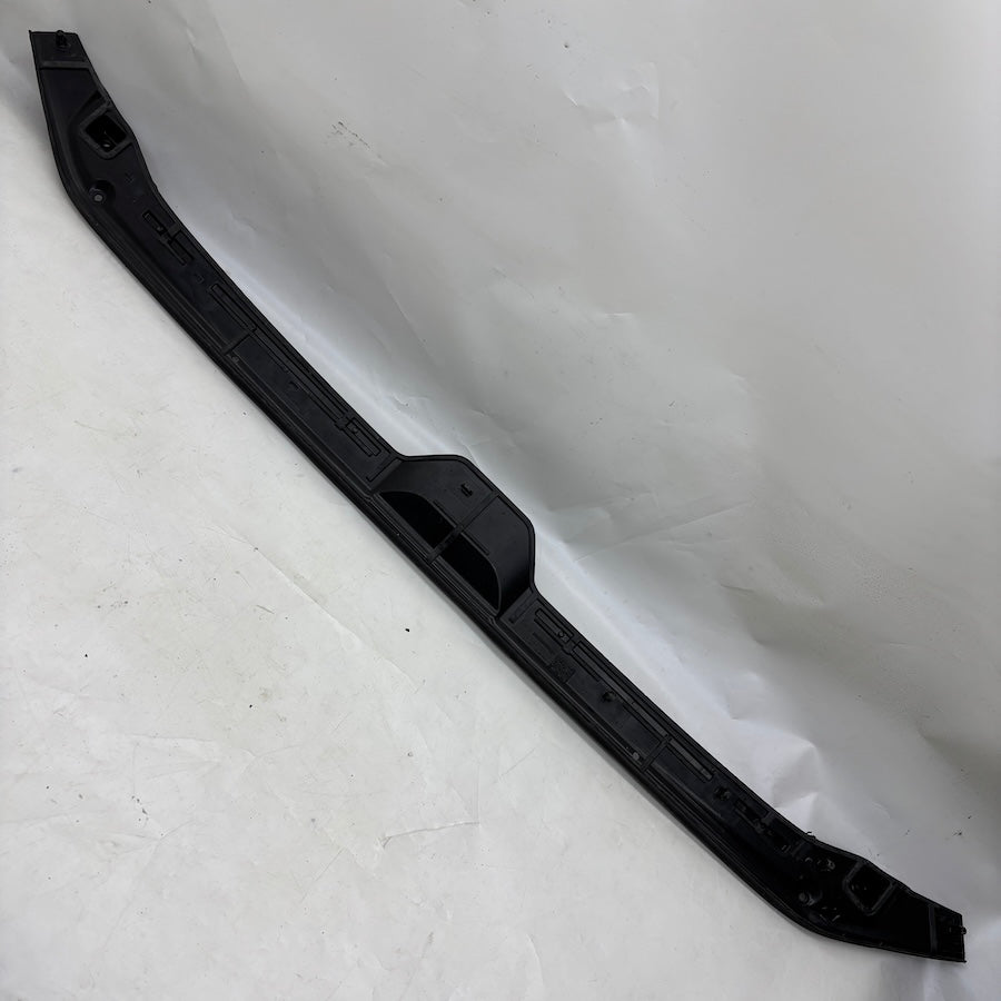 Audi A4 B9 Kaput İç Bakaliti 8WO3124