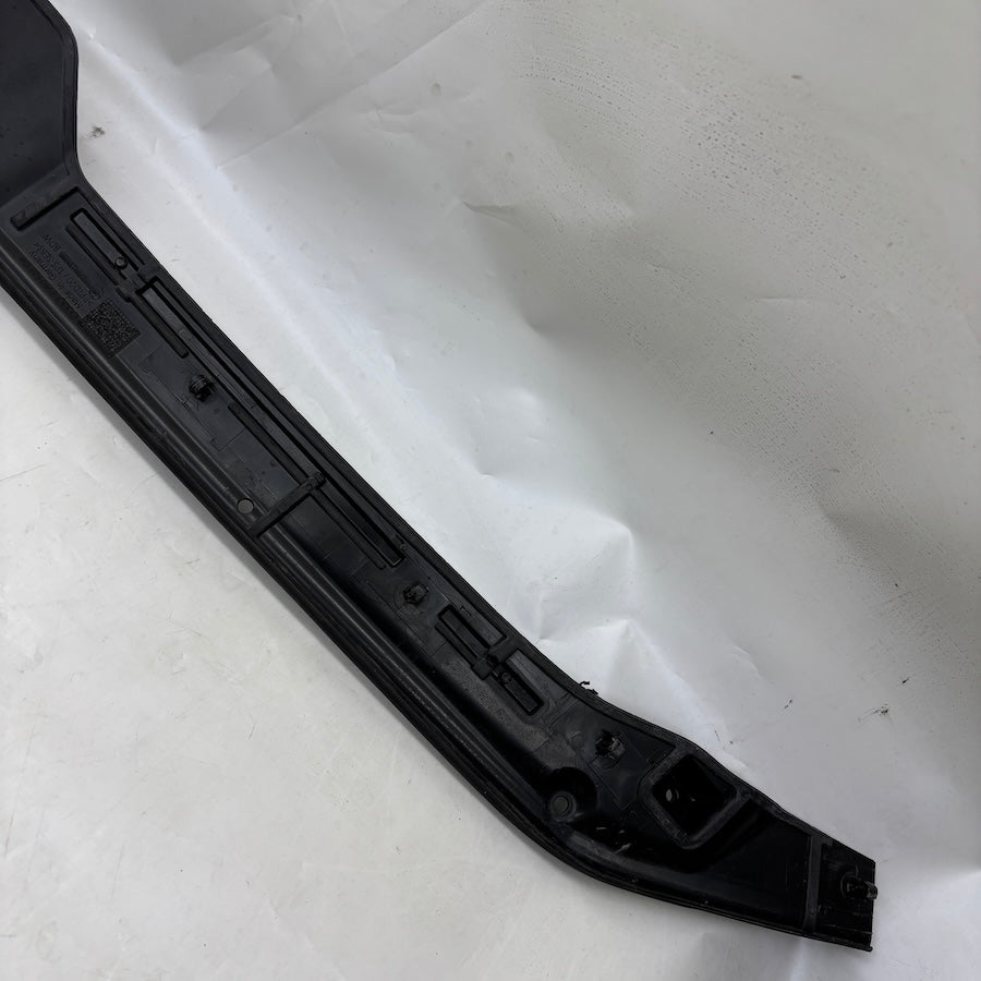 Audi A4 B9 Kaput İç Bakaliti 8WO3124