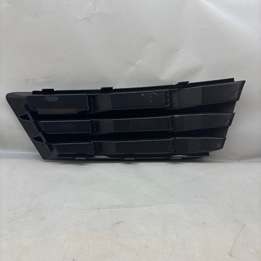 Audi A4 B9 Sağ Sis Kapağı 8WD807682B