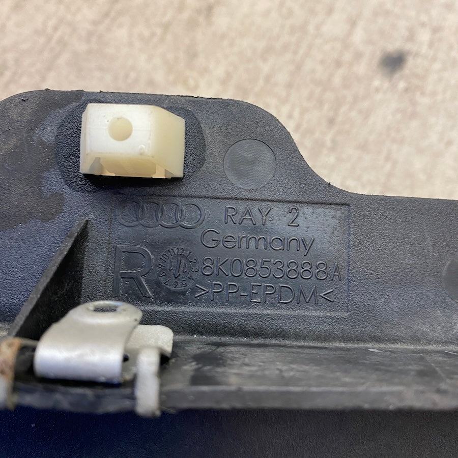 Audı A4 Çamurluk Spoyleri Ön Uç Sağ 8K0853888A