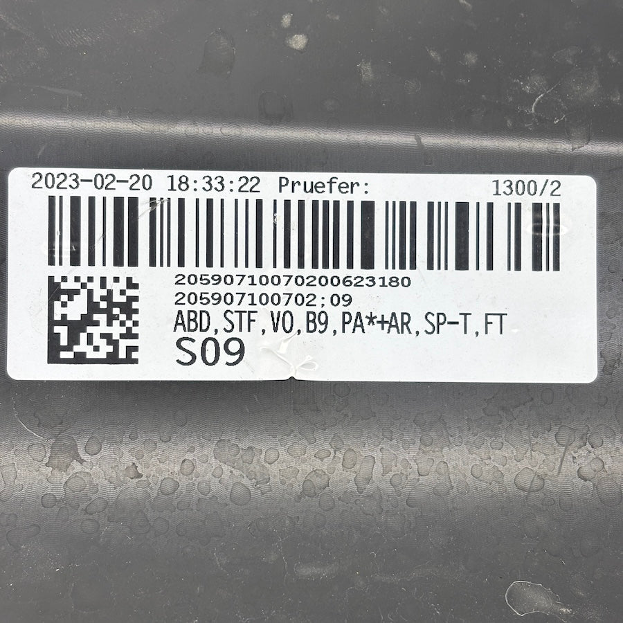 Audi A4 Panel Üst Kaplama 8W0807081