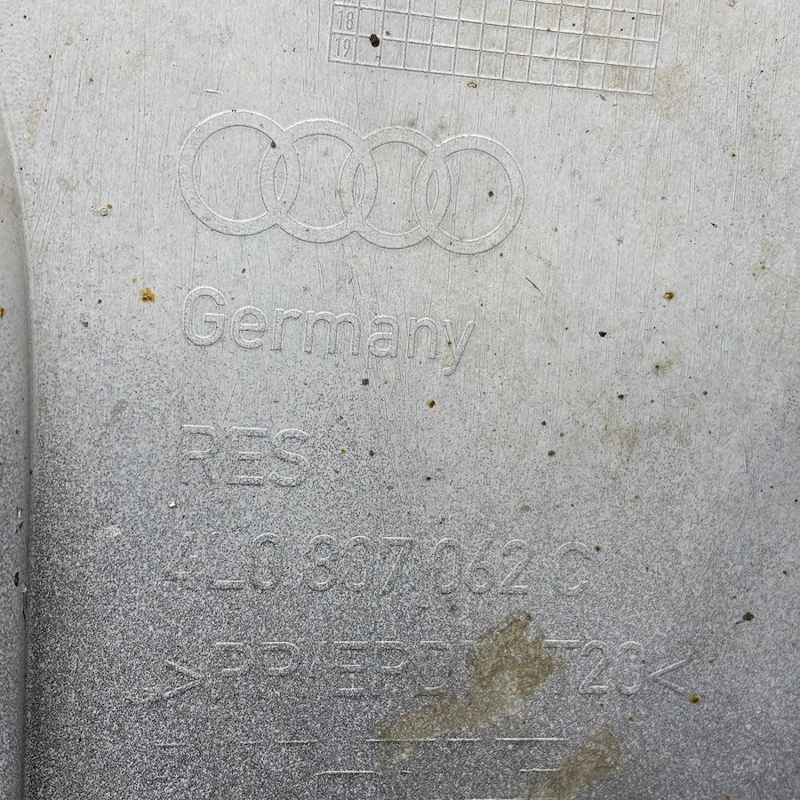 Audi Q7 Ön Tampon Sis Farı Çerçevesi Sağ 4L0807062