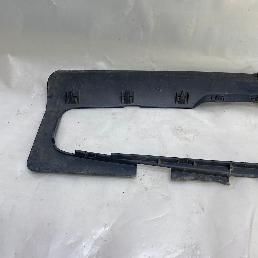 Audi Q8 Difüzör Bağlantı Braketi 4M8807941C Orijinal Çıkma