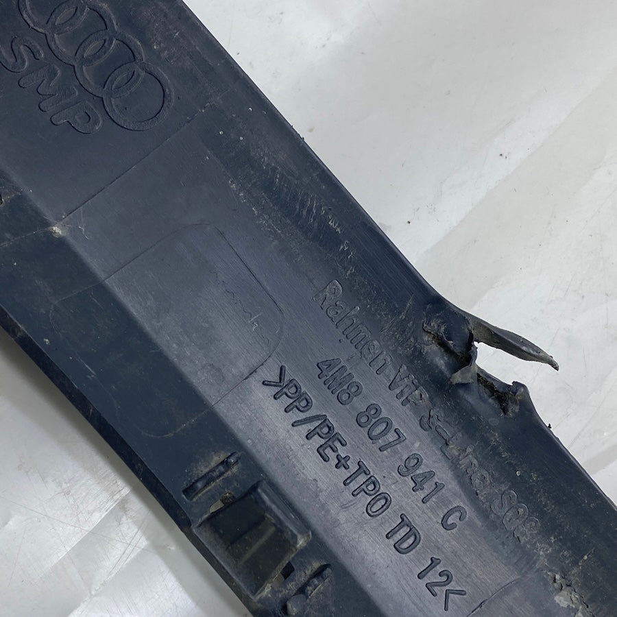 Audi Q8 Difüzör Bağlantı Braketi 4M8807941C Orijinal Çıkma