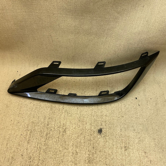 Audi Q8 Sol Sis Far Çerçevesi 4M8807513