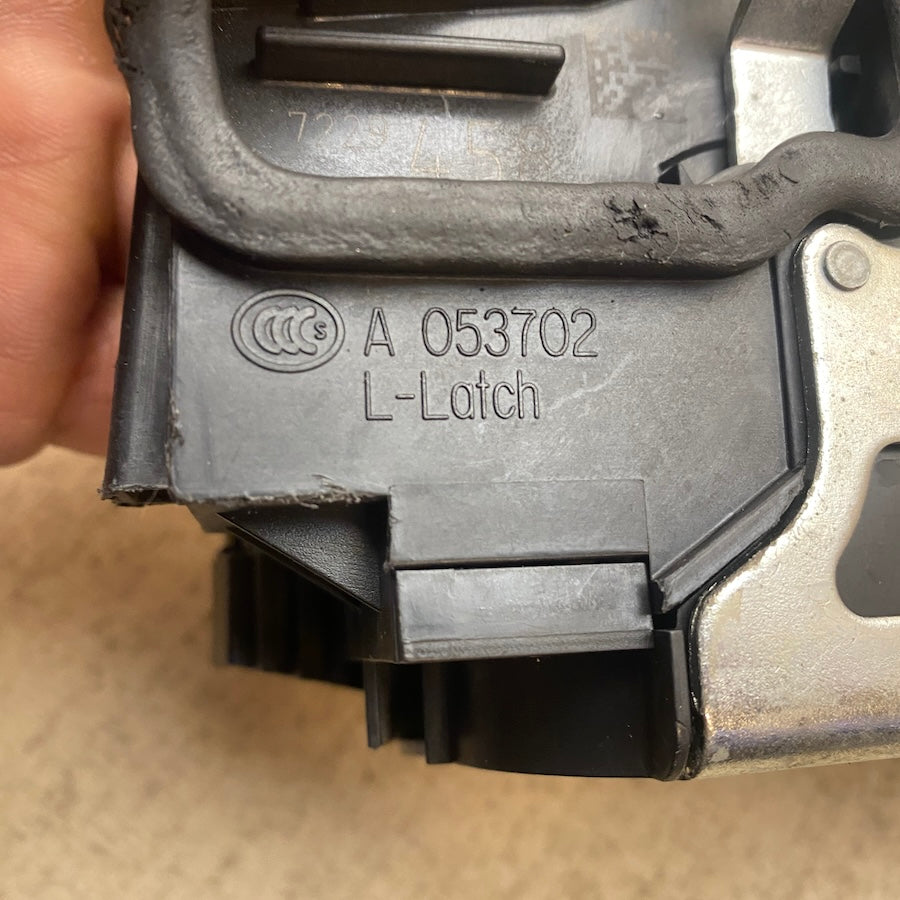 BMW 1 F20 F21 Ön kapı kilidi 7229461 A053702