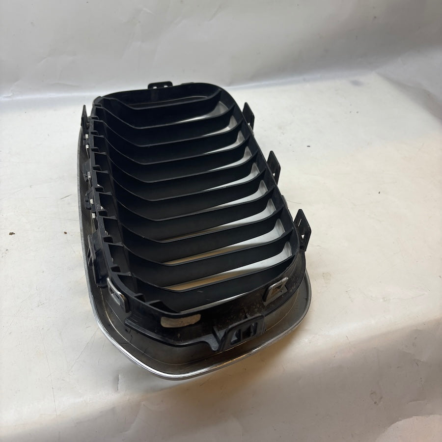 BMW 1 F20 LCI Sol Ön Panjur 7383769