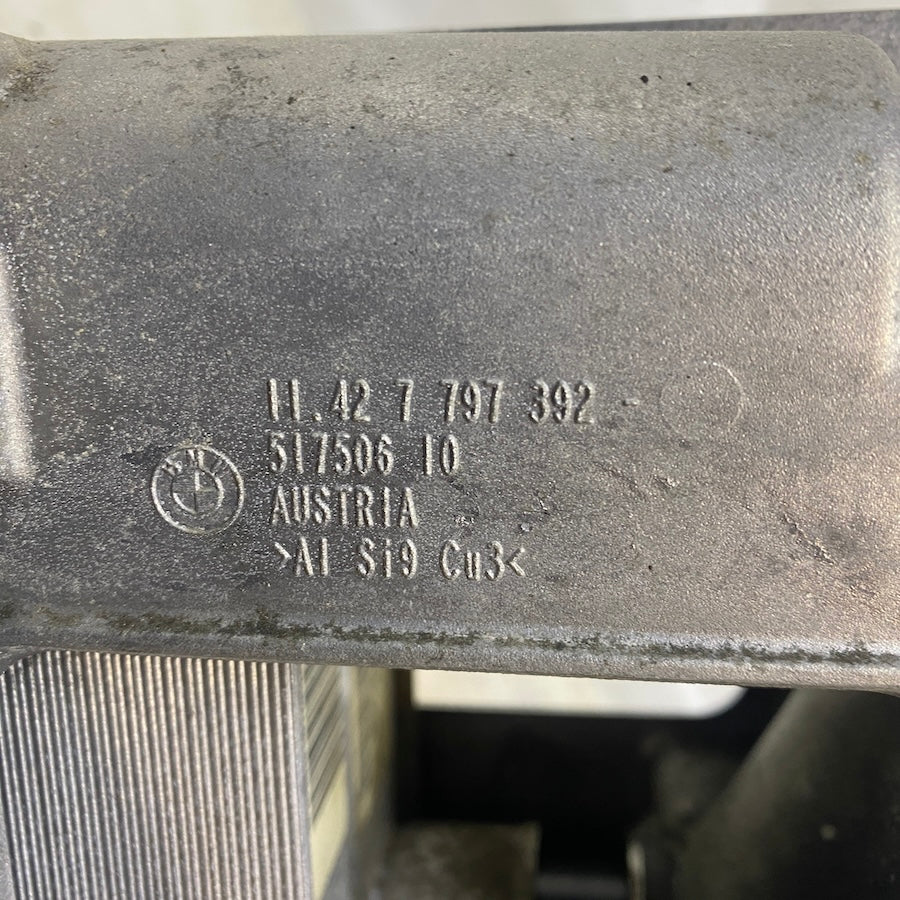 BMW 1 Serisi E87 2.0d Yağ Filtre Kütüğü 11427797392