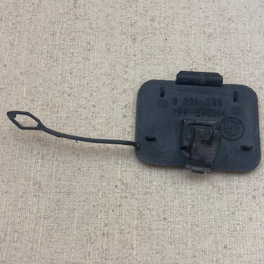 BMW 3-serisi E46 Ön Tampon Çeki Demir Kapağı 8204288
