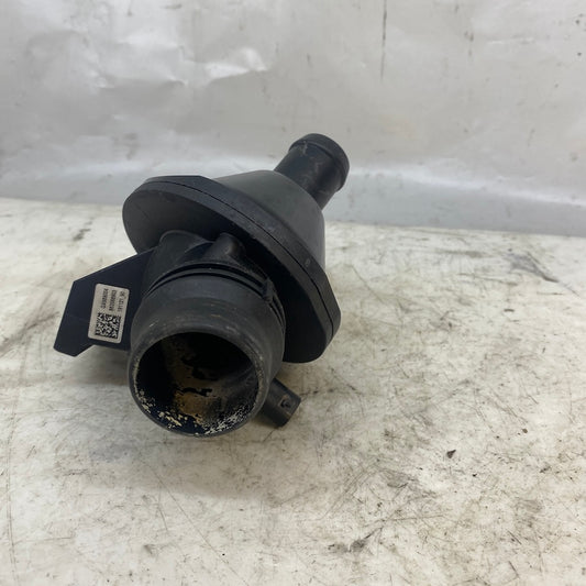 BMW 328i F30 2.0L Termostat 75810106811