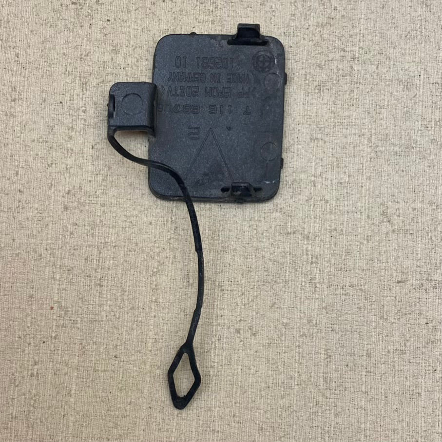 BMW 335XI E90 Ön Tampon Çeki Demir Kapağı 711668706