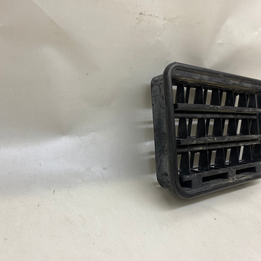BMW 3 E46 Bagaj Hava Menfezi 64228377280 Orijinal Çıkma