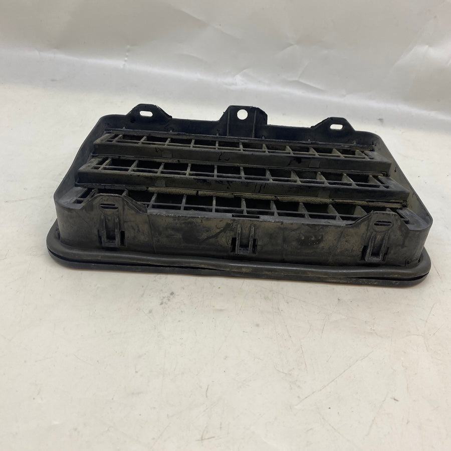 BMW 3 E46 Bagaj Hava Menfezi 64228377280 Orijinal Çıkma