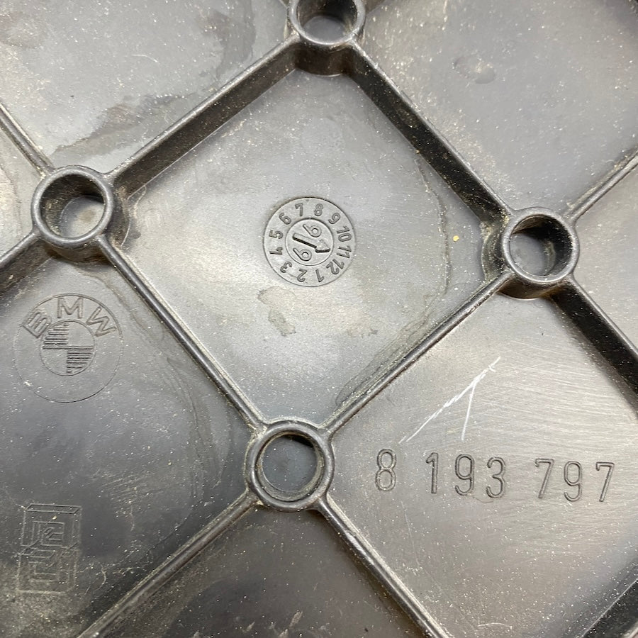 BMW E46 bagaj rafı – sağlam ve uyumlu iç mekan çıkma parçası