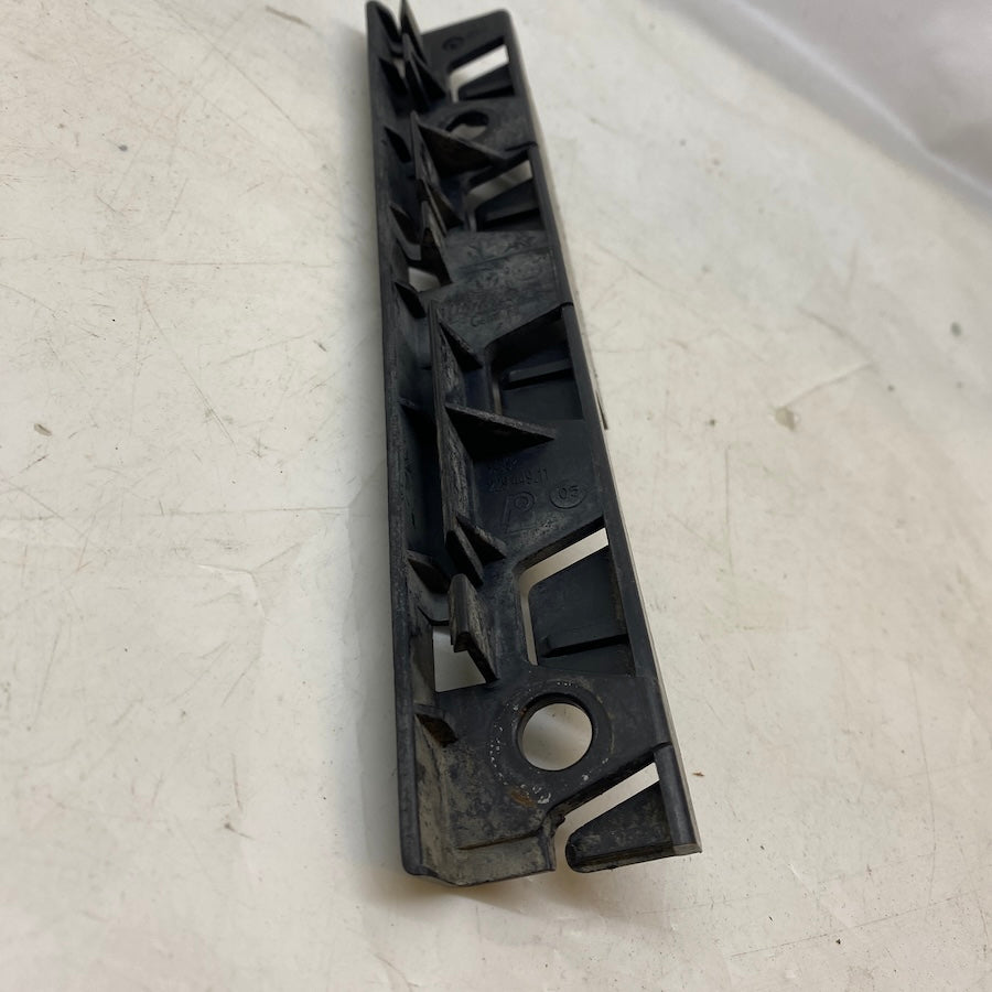 BMW 3 E46 Çamurluk Ağız Braketi 5177 7066227 Orijinal Çıkma 2000-2006