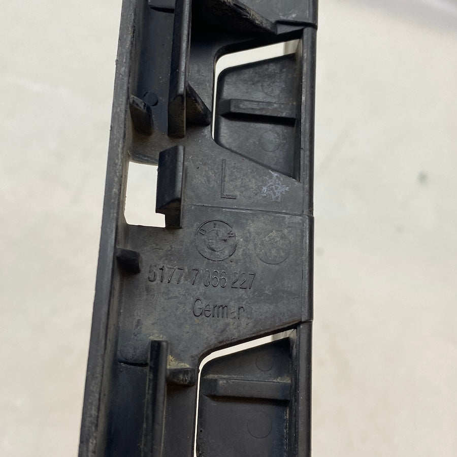 BMW 3 E46 Çamurluk Ağız Braketi 5177 7066227 Orijinal Çıkma 2000-2006