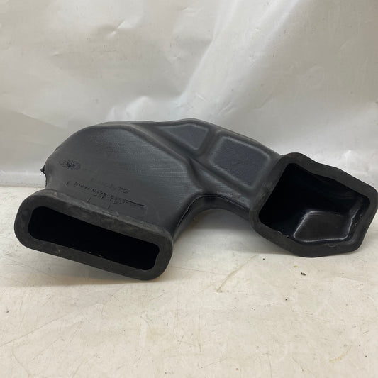 BMW E46 iç hava yönlendirme borusu – 64228203882 OEM çıkma