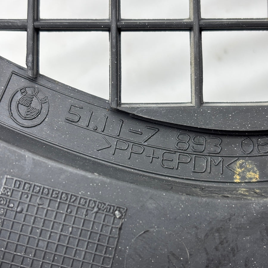 BMW 3 E46 Ön Tampon Orta Izgara 51117893062