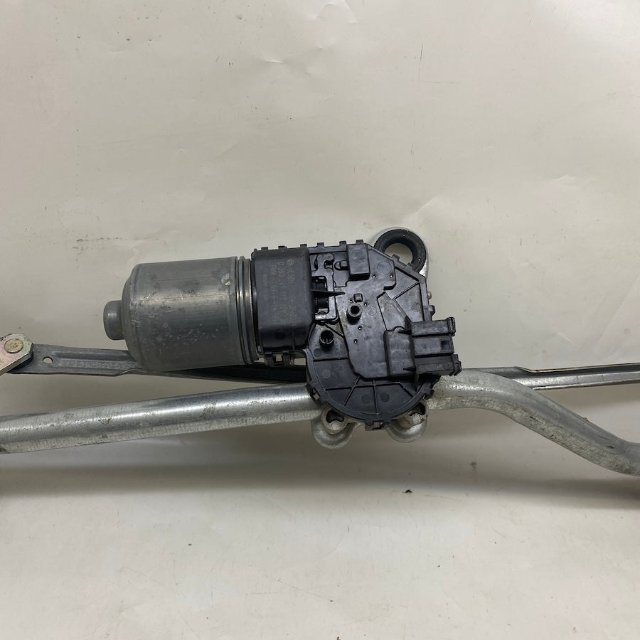 BMW 3 E46 Ön silecek motoru ve Mekanizması Orijinal 67636914577 Çıkma 2000-2006