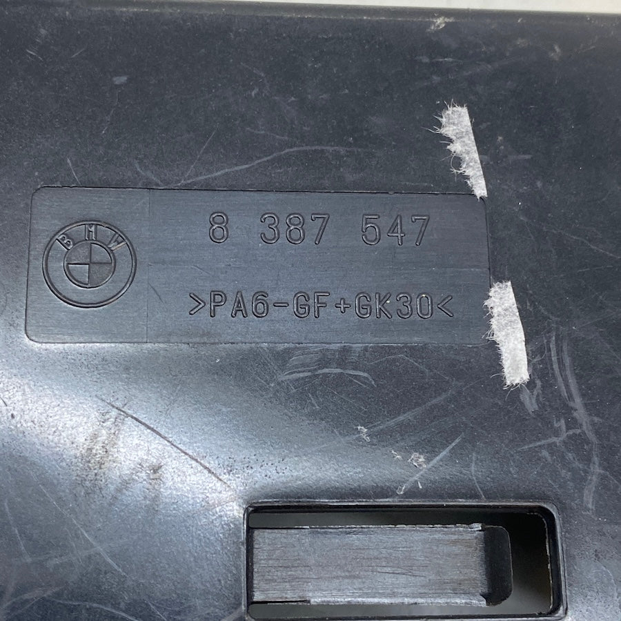 BMW E46 elektrik paneli sigorta kapağı – sağlam ve uyumlu çıkma