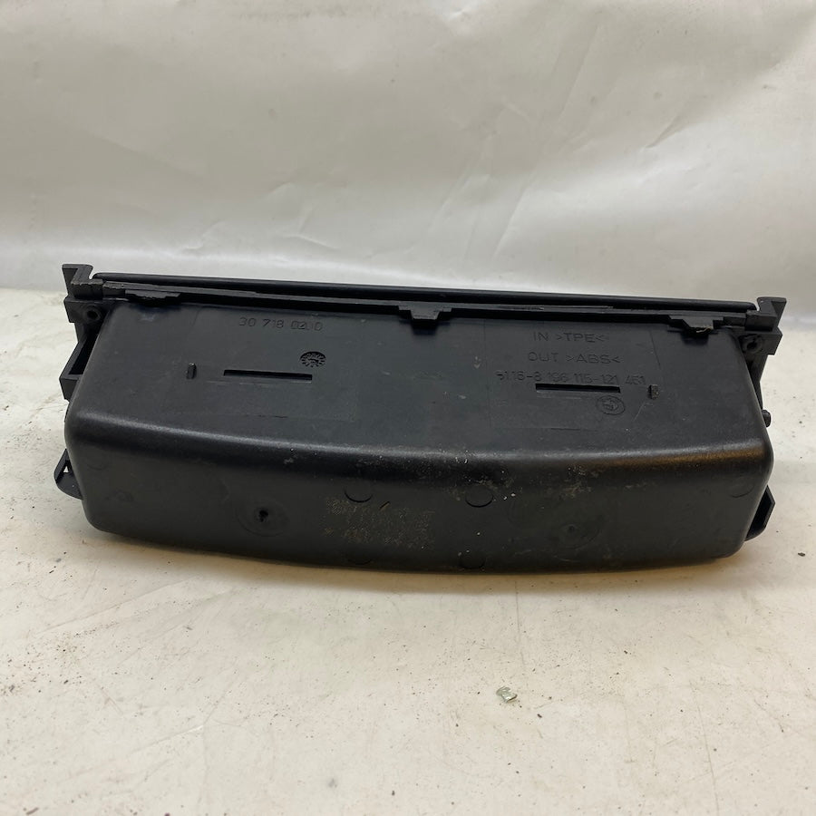 BMW 3 E46 Torpido Orta Gözü Teyp Altı Yuvası 5116-8196115