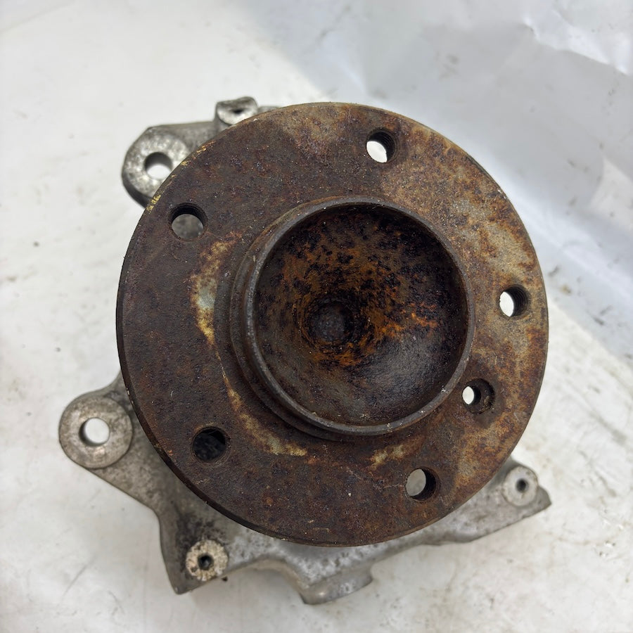 BMW 3 E90/E91 Sağ Ön Taşıyıcı 31216764444