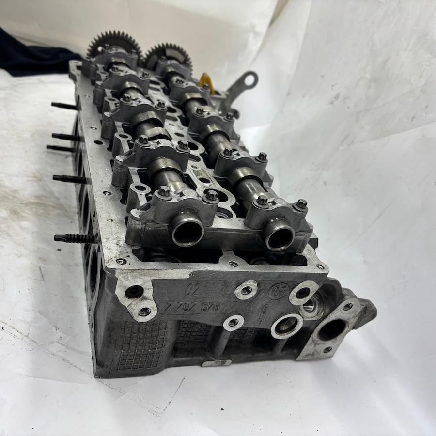 BMW 3 E93 Egzantrikli Silindir Kapağı 778109802