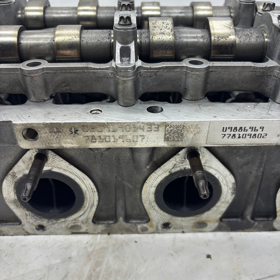 BMW 3 E93 Egzantrikli Silindir Kapağı 778109802