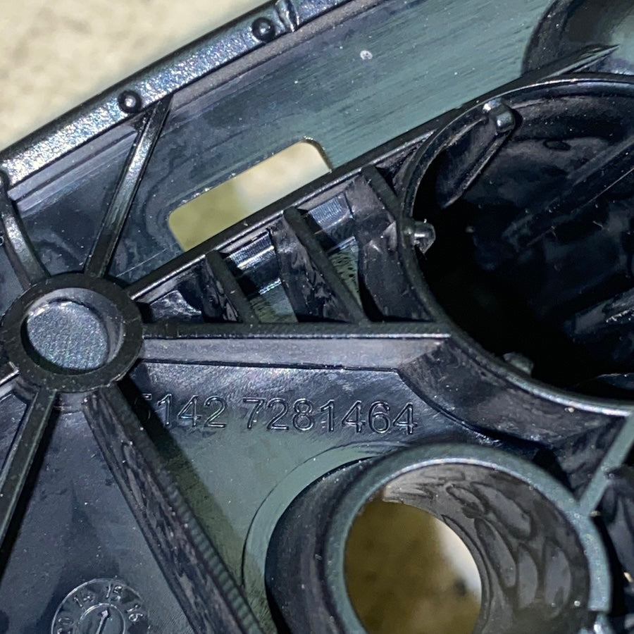 BMW 3 F30 F35 F31 Ön Sağ Kapı Çekme Kol Braketi 7281464