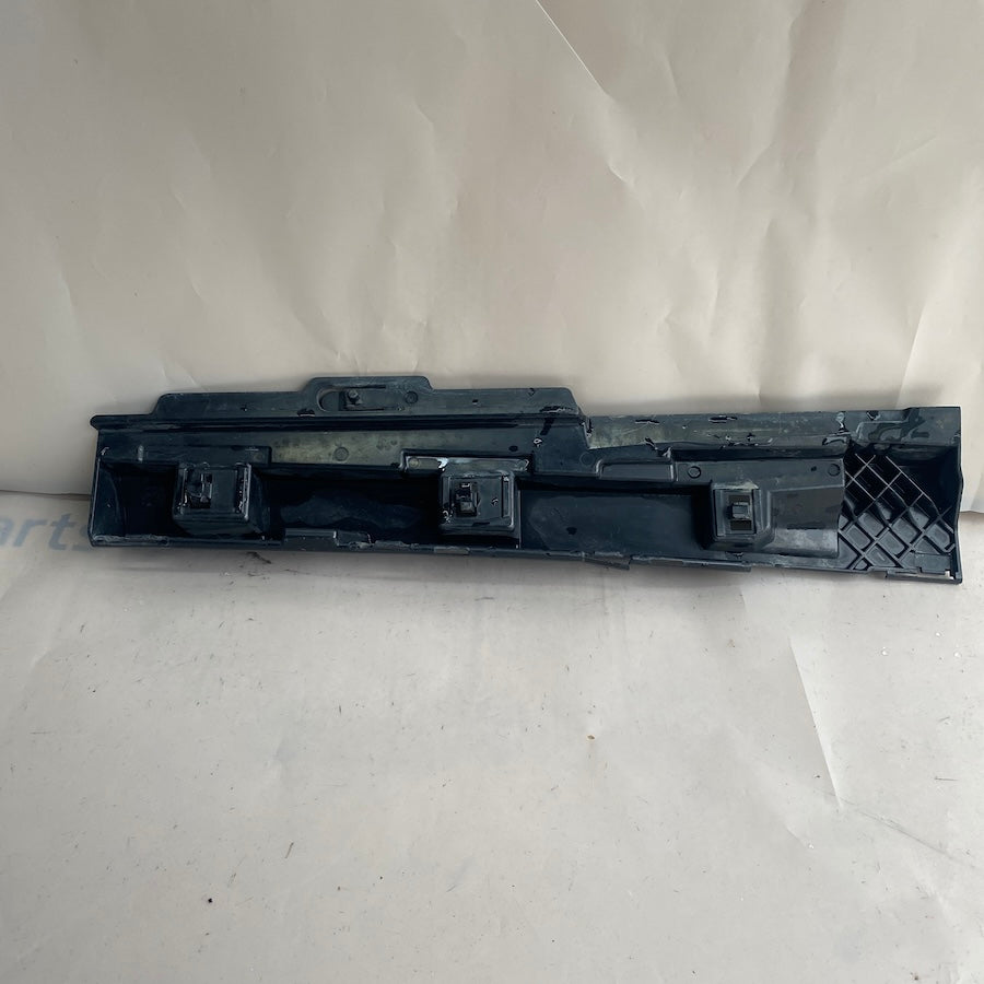 BMW 3 F30/F31 M Marşpiyel Braketi 5177 7256919