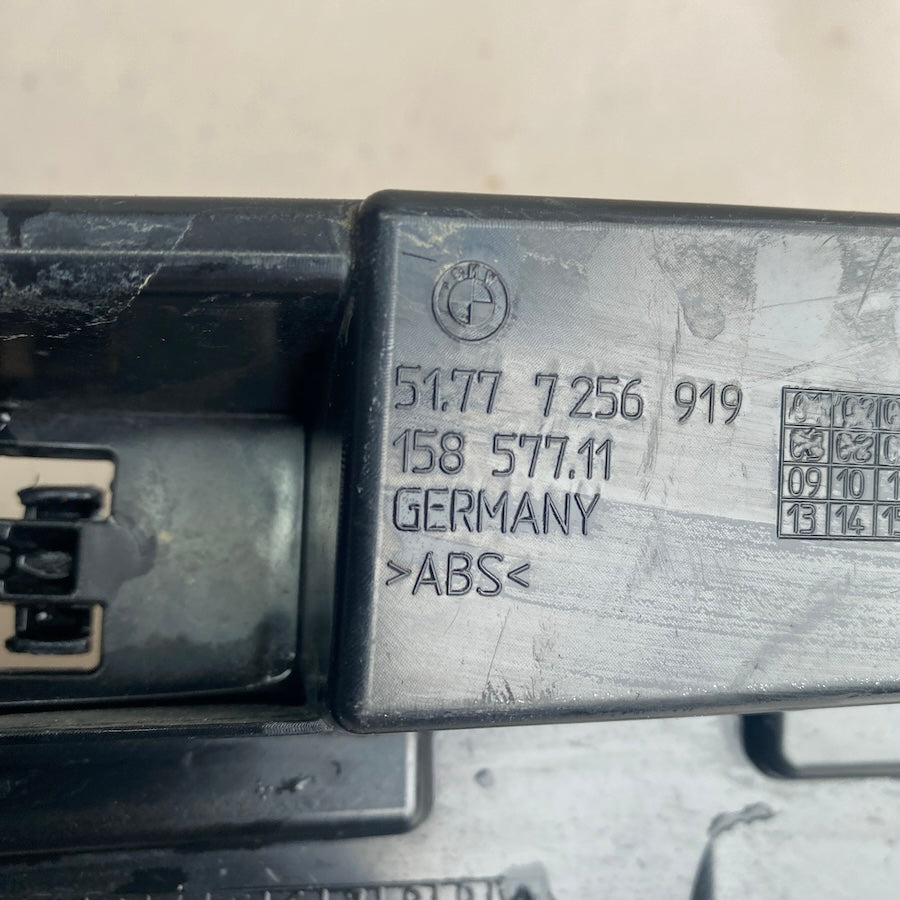 BMW 3 F30/F31 M Marşpiyel Braketi 5177 7256919