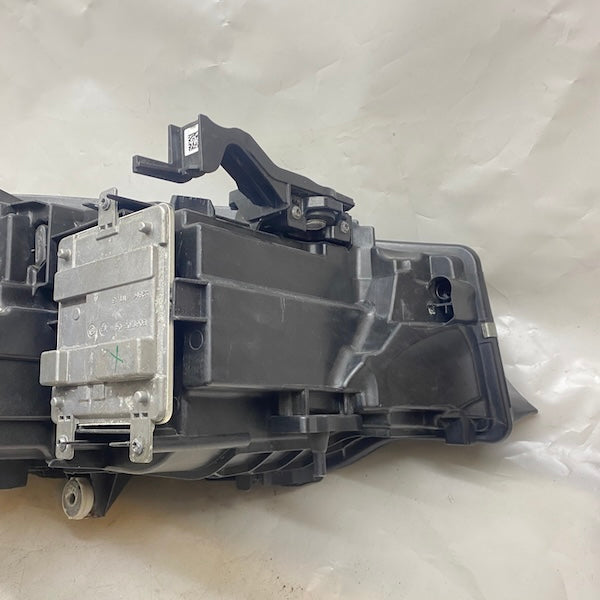 BMW 3 G20-G21 Sol Far 99481695 2019 En Uygun Oto Parça