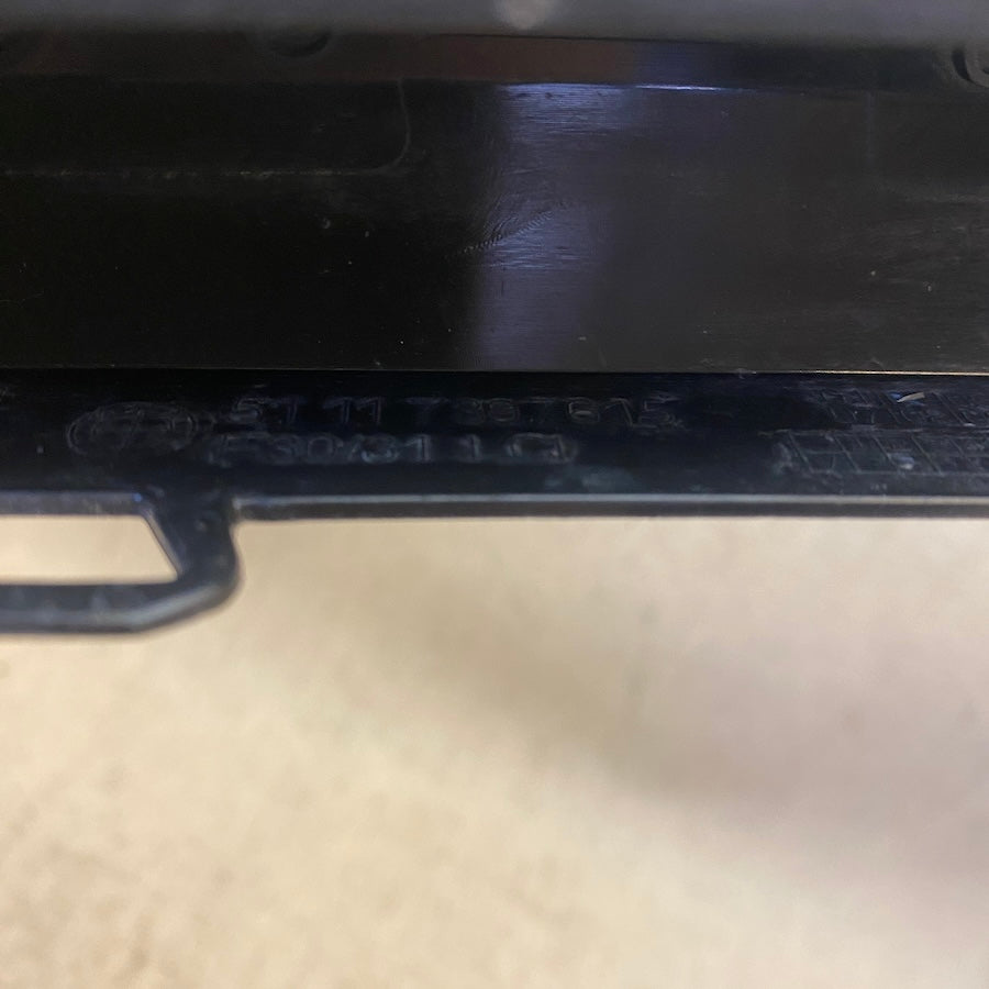 BMW 3 serisi F30 F31 Sol ön tampon kaplaması 51117397615